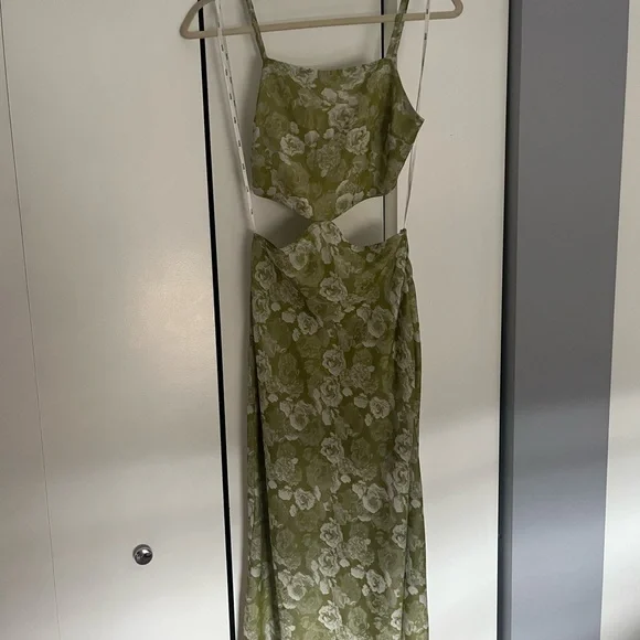 Rahi Floral Print Cutout Maxi Dress - Picture 3 of 5